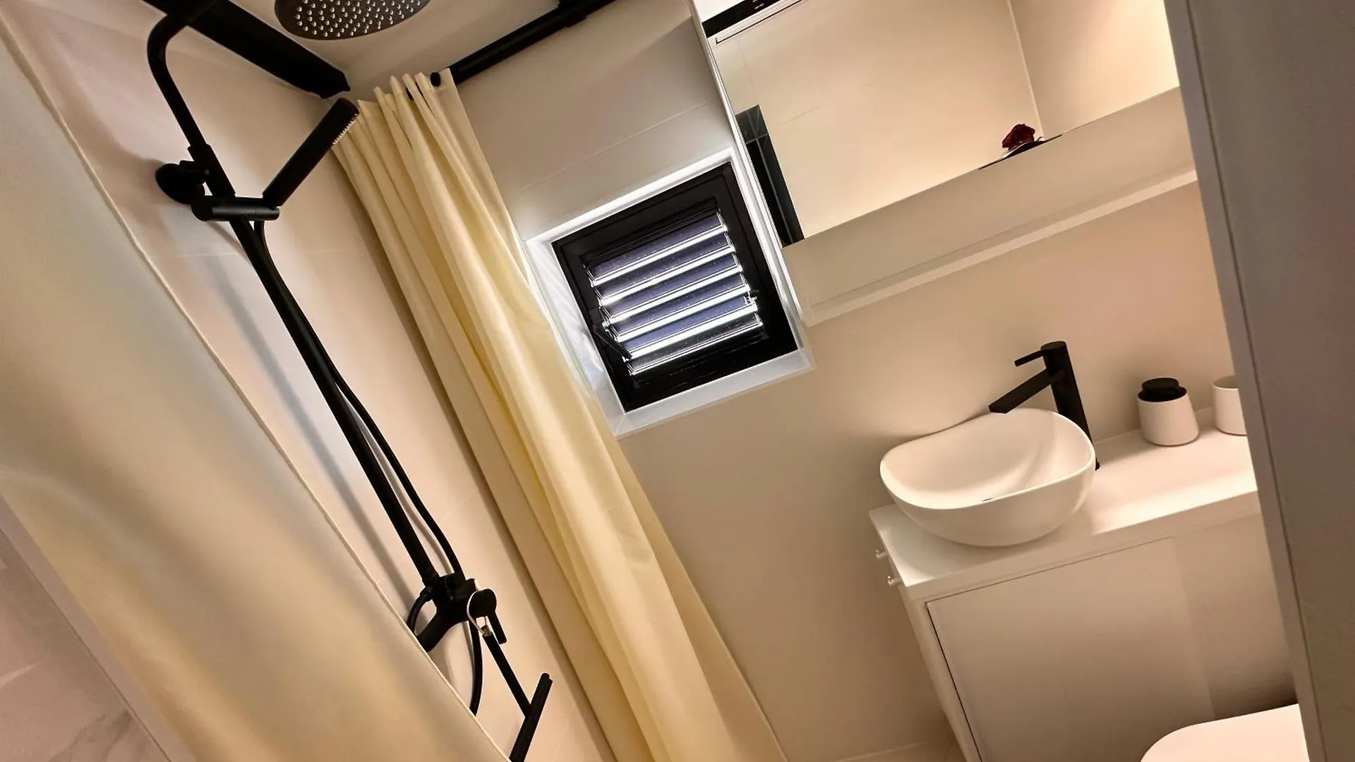 Baska Apartment-Studio Fiorino 0*, Baska (Krk) Croatia
